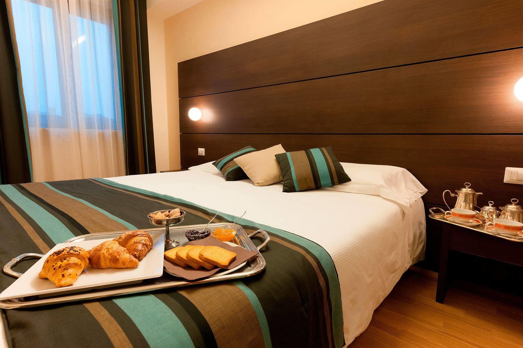 Hotel Hb & Balcony 3*